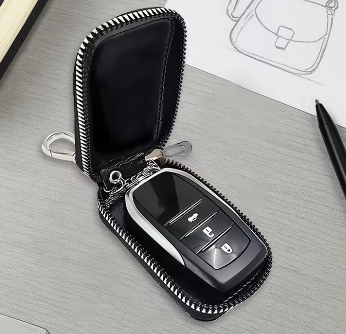 Черен кейс за ключ за кола СССР - shlio-bg.com